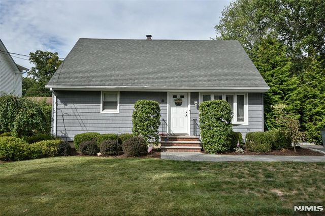 406 Howard St, Washington Township, NJ 07676
