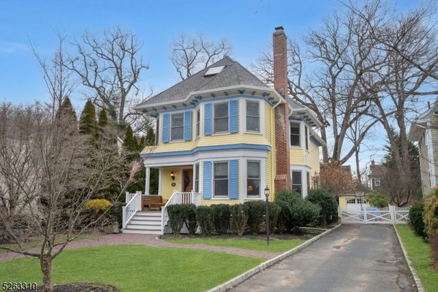 21 Ruthven Pl, Summit, NJ 07901