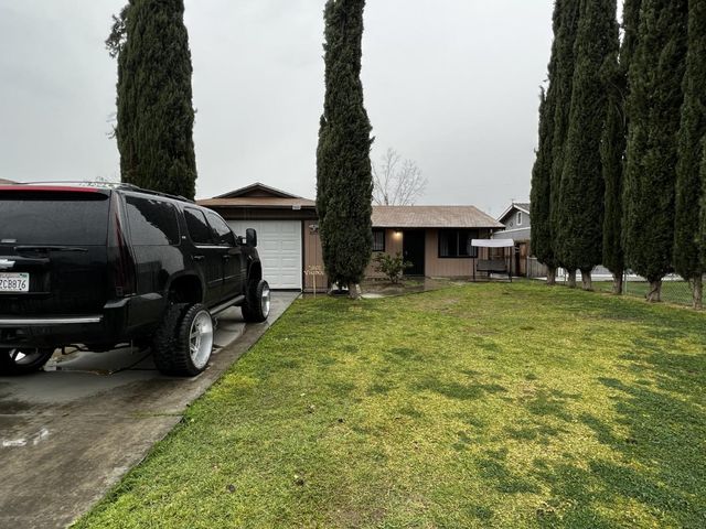 8615 Main St, San Joaquin, CA 93660