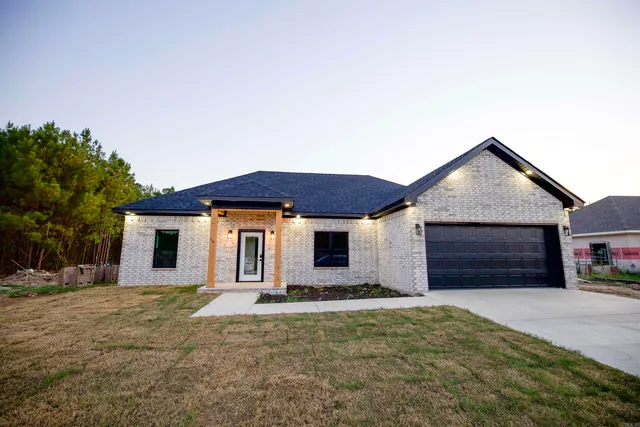 116 Jonquil Ln, Camden, AR 71701