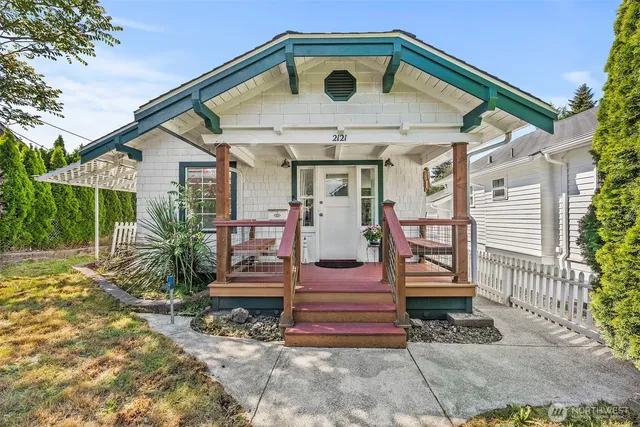 2121 5th Street, Bremerton, WA 98312