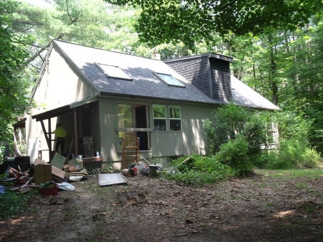 5 Valley View Rd, Williamsburg, MA 01096