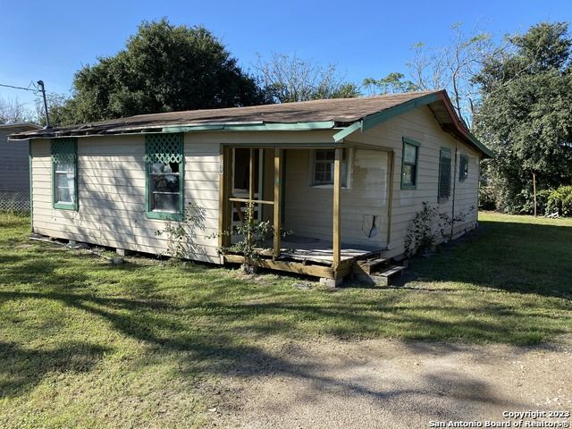 509 N State Highway 359, Mathis, TX 78368