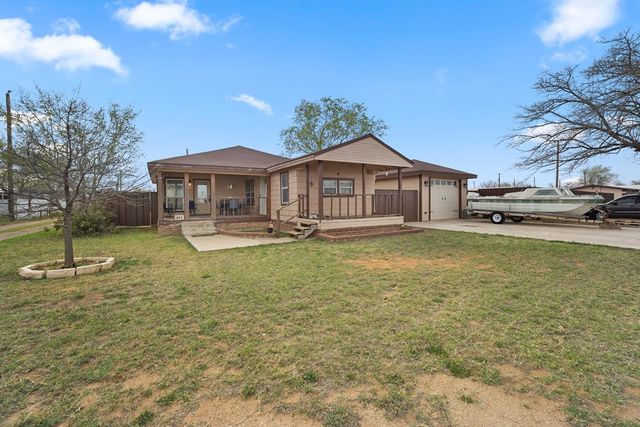 402 SW 2nd St, Andrews, TX 79714