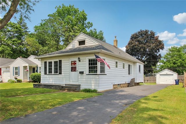 92 Bancroft Dr, Rochester, NY 14616