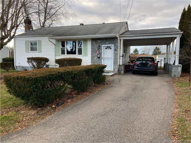 6 Traders Ct, Norwich, CT 06360