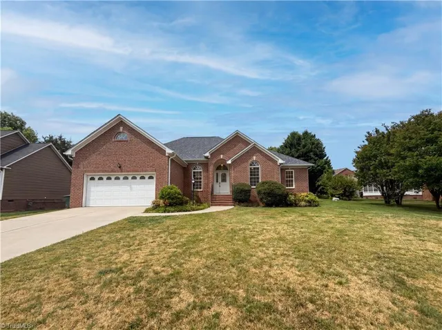 518 Wildwood Ln, Graham, NC 27253