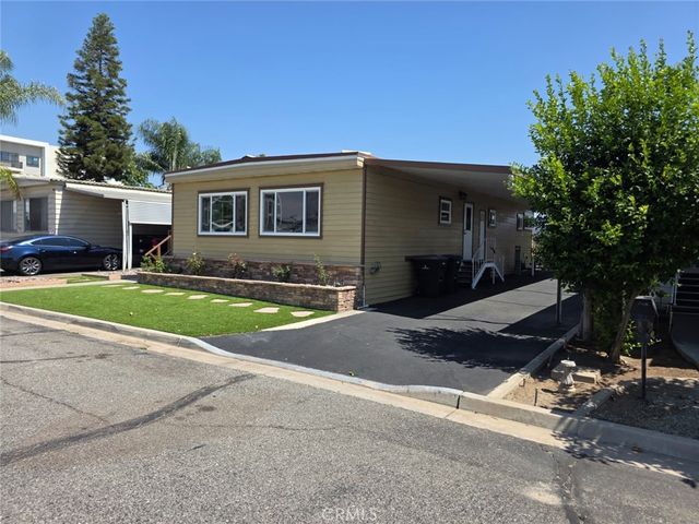 1560 Massachusetts Ave #21, Riverside, CA 92507