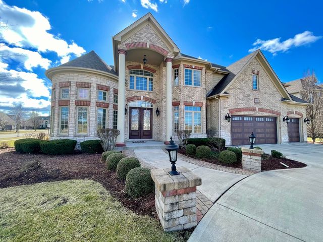 4604 Chinaberry Ln, Naperville, IL 60564
