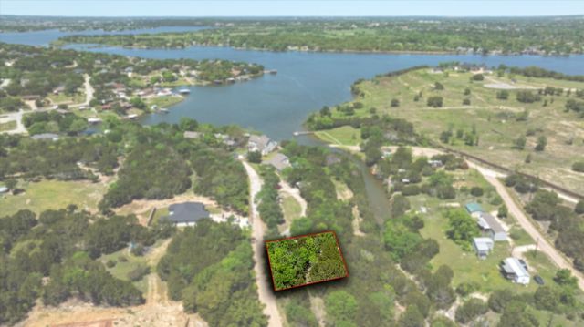 3223 Lakeside Dr, Granbury, TX 76048