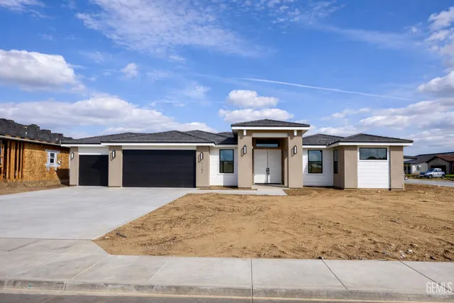 7103 Gladeview Ln, Bakersfield, CA 93312