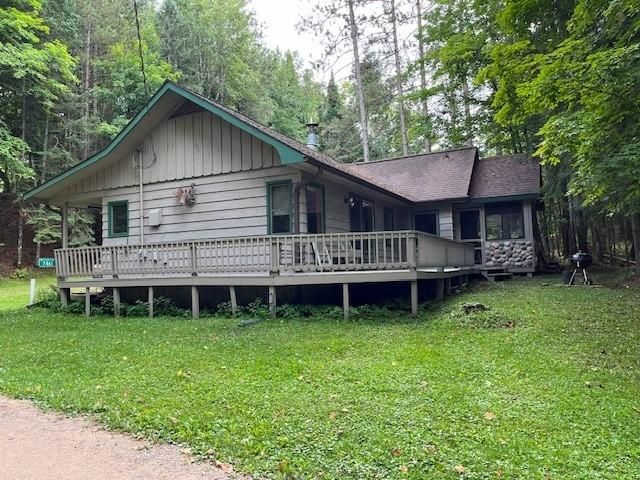 7461 Northern View Ln, Land O Lakes, WI 54540