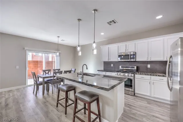 10733 Leatherstocking Ave, Las Vegas, NV 89166