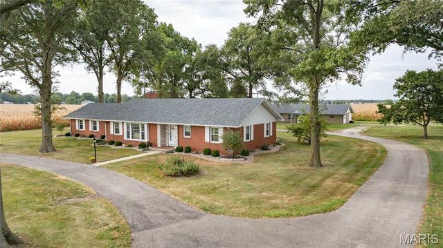 24018 State Highway 16, Jerseyville, IL 62052