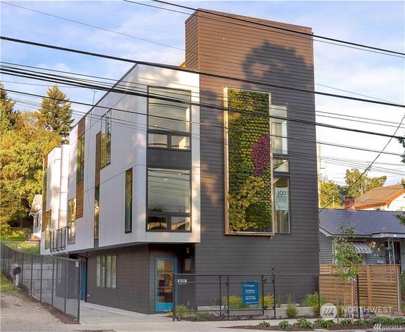 7424 Rainier Ave S, Seattle, WA 98118