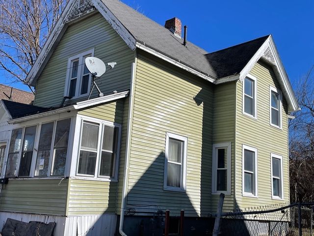 31 Cottage St, West Springfield, MA 01089