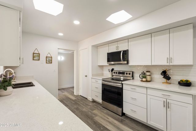 10927 W  Peoria Ave, Sun City, AZ 85351