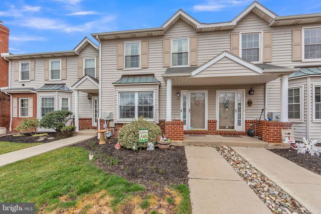 10 Red Tail Ct, Limerick, PA 19468