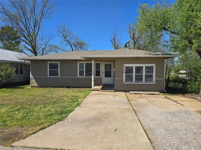 2106 N  Aydelotte Ave, Shawnee, OK 74804