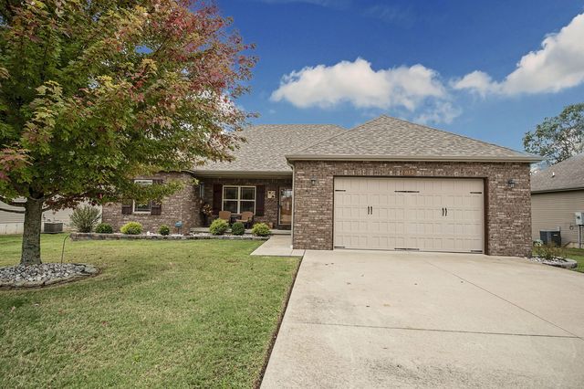612 N Vermillion Drive, Strafford, MO 65757