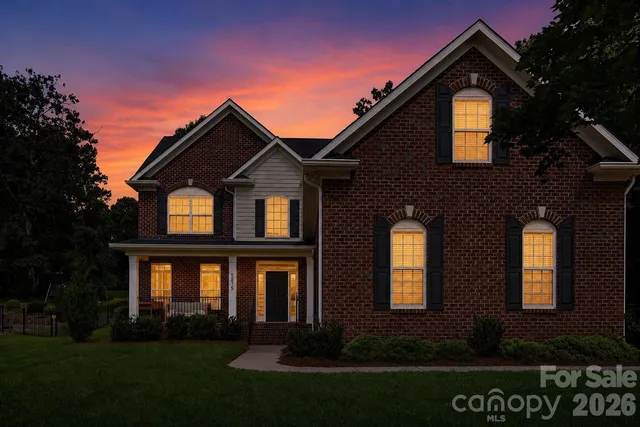 5875 Tipperary Dr, Denver, NC 28037