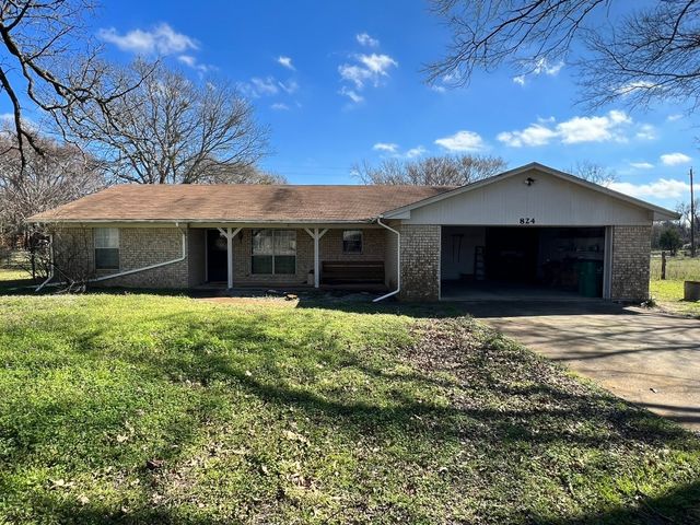 824 Stardust Ln, Fairfield, TX 75840