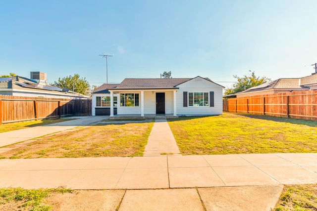 1545 W  Fountain Way, Fresno, CA 93705