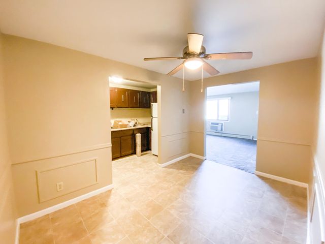 125 Capitol View Ter  #3, Madison, WI 53713
