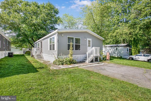 199 Boones Dr, Lothian, MD 20711