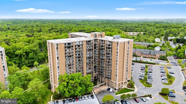 6100 Westchester Park Dr #1702, College Park, MD 20740