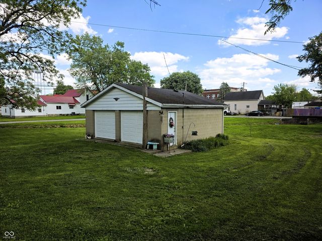 W  North St, Westport, IN 47283
