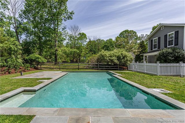 31 Jelliff Mill Rd, New Canaan, CT 06840