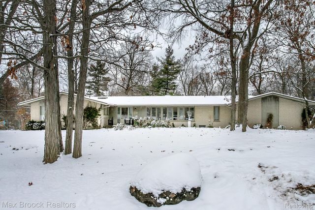 31310 E  Stonewood Ct, Farmington Hills, MI 48334