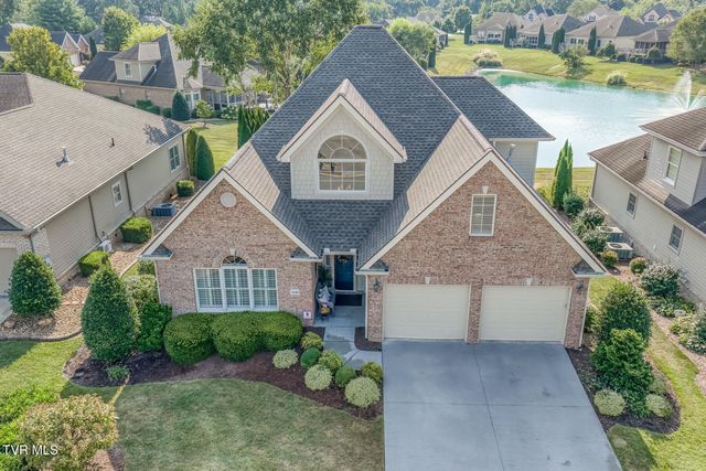 1036 Waterbrooke Ln, Johnson City, TN 37604