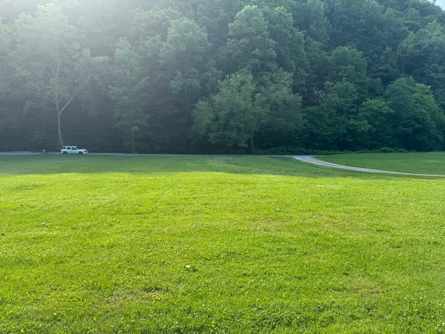 6444 Bar Creek Rd, Oneida, KY 40972