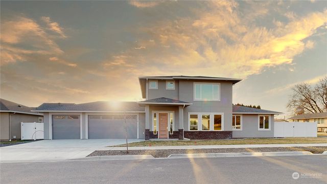 808 SE Whispering Creek Court, College Place, WA 99324