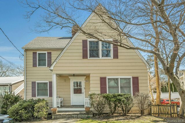 1864 Palmer Ave, Larchmont, NY 10538