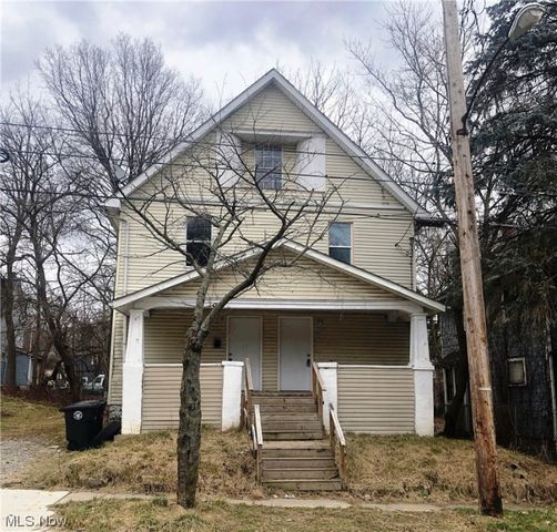 1129 Victory St, Akron, OH 44301