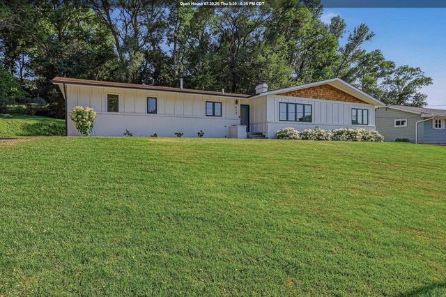 412 39th St, Sioux City, IA 51104