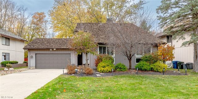 30842 Old Shore Dr, North Olmsted, OH 44070