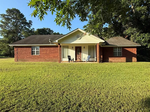 1305 Lipscomb Rd, Louisville, MS 39339