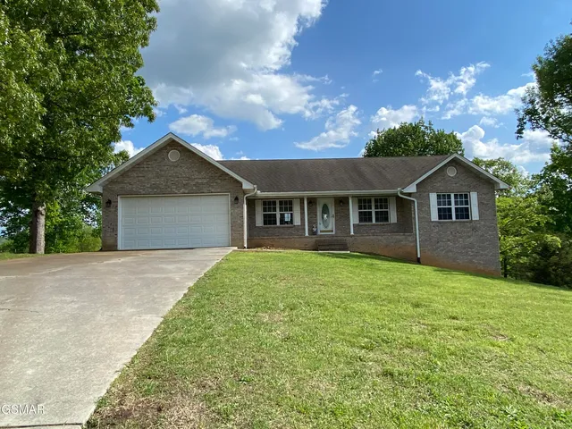 3065 Sugarwood Dr, Kodak, TN 37764