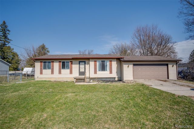 1243 Howard St, Mount Morris, MI 48458