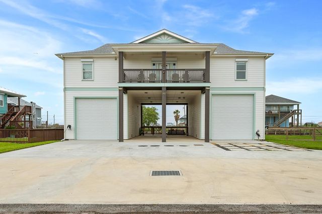 142 Channelview Rd, Rockport, TX 78382