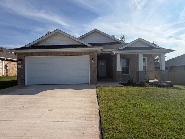 1104 W Ragweed Court, Ozark, MO 65721