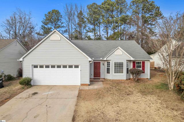 8 Clear Lake Dr, Simpsonville, SC 29680