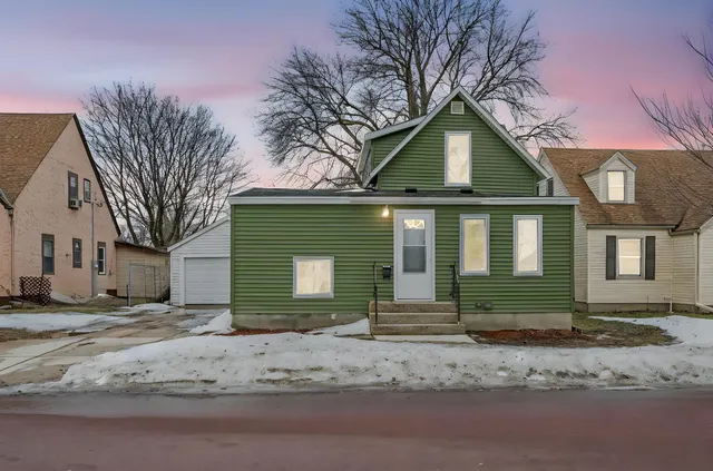 407 Belle Ave, Mankato, MN 56001