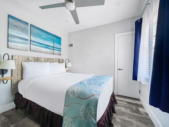 2012 N  Surf Rd #2405, Hollywood, FL 33019