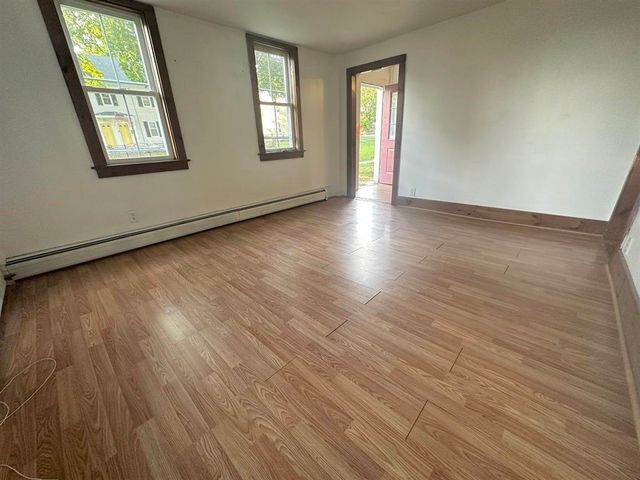 14 Broad St, Somersworth, NH 03878