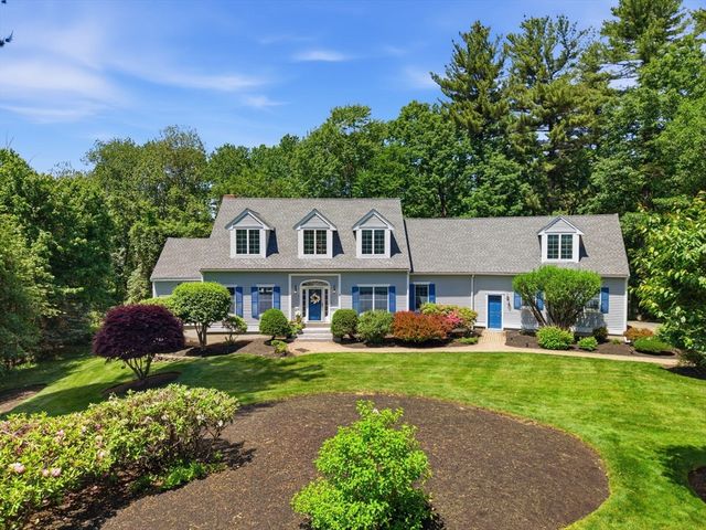 15 Erin Way, Middleton, MA 01949